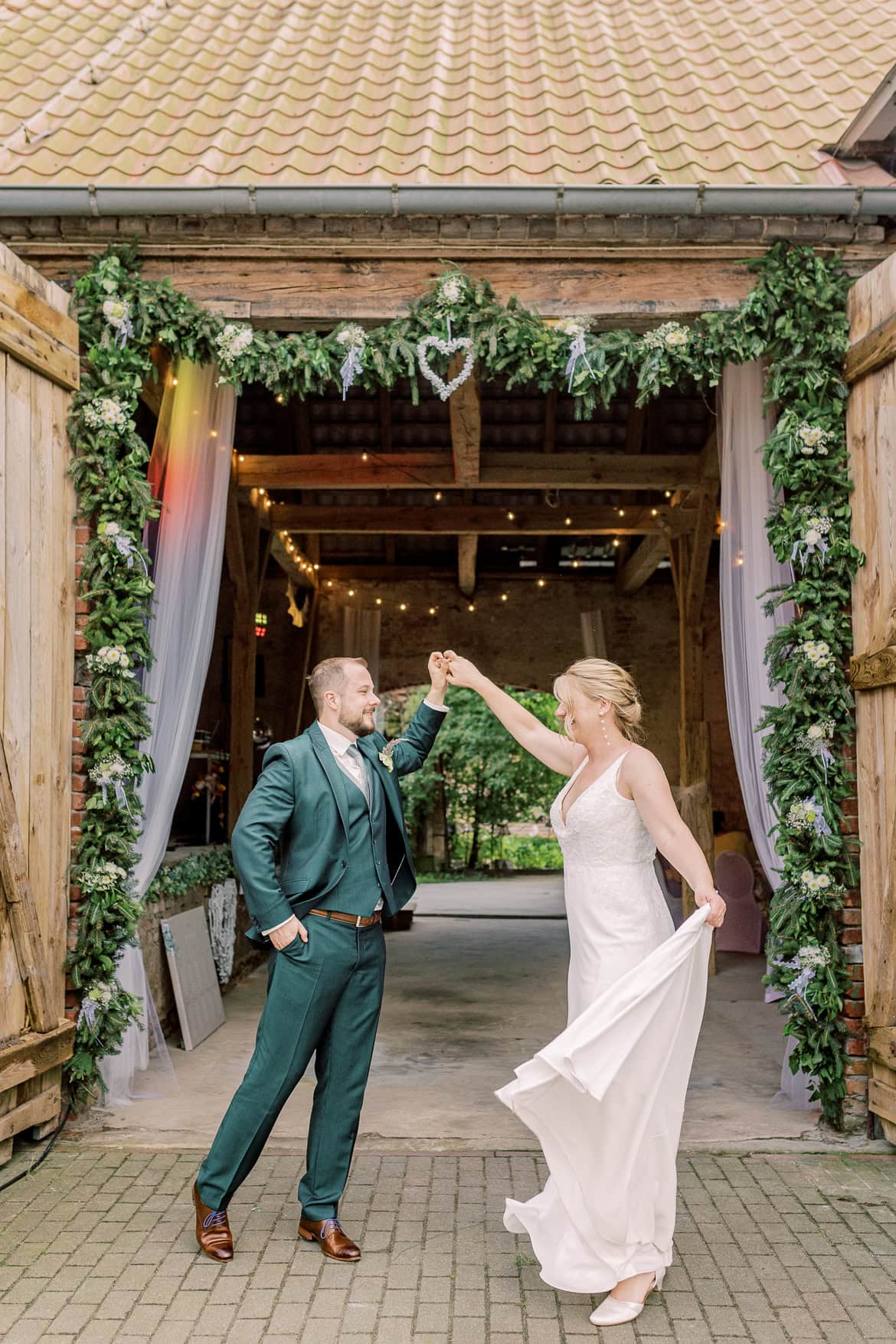 Hochzeit auf Burg Storkow mit freier Trauung im elterlichen Vierseithof