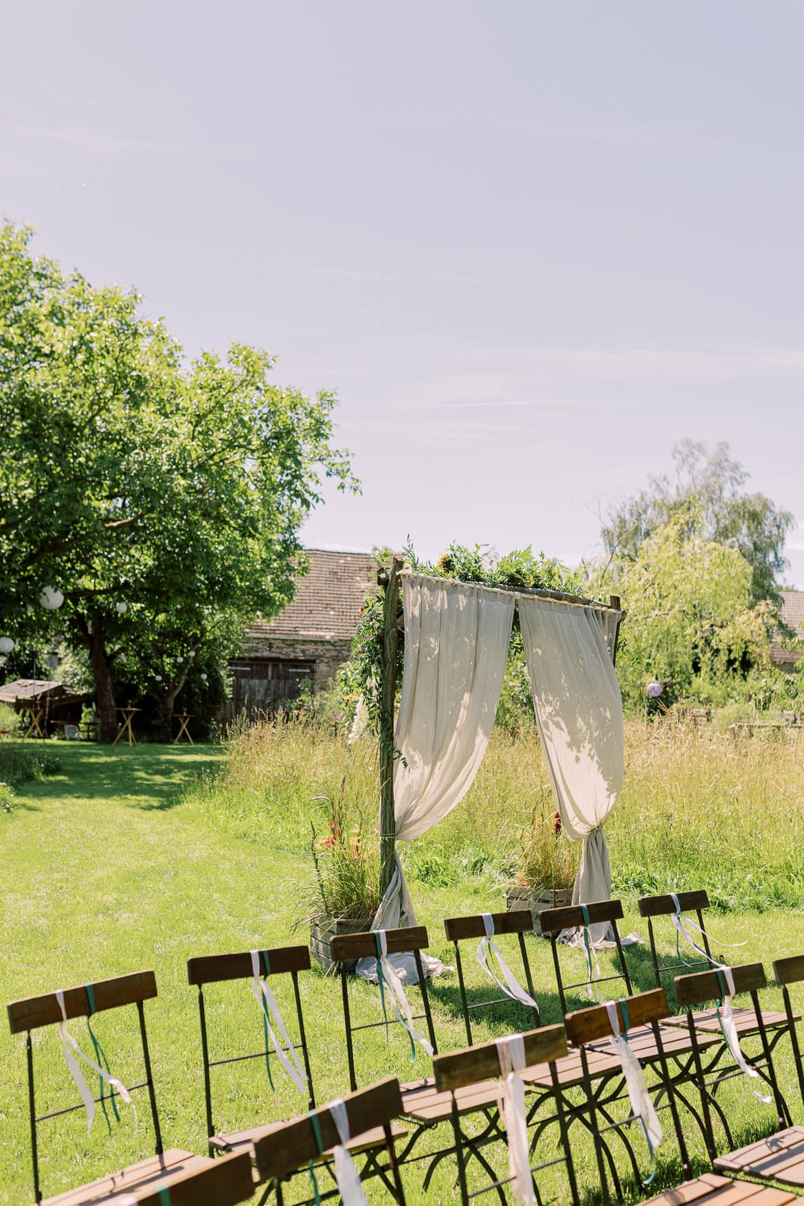 Landhochzeit im Vierseithof - Standesamtlich Heiraten unter Obstbäumen