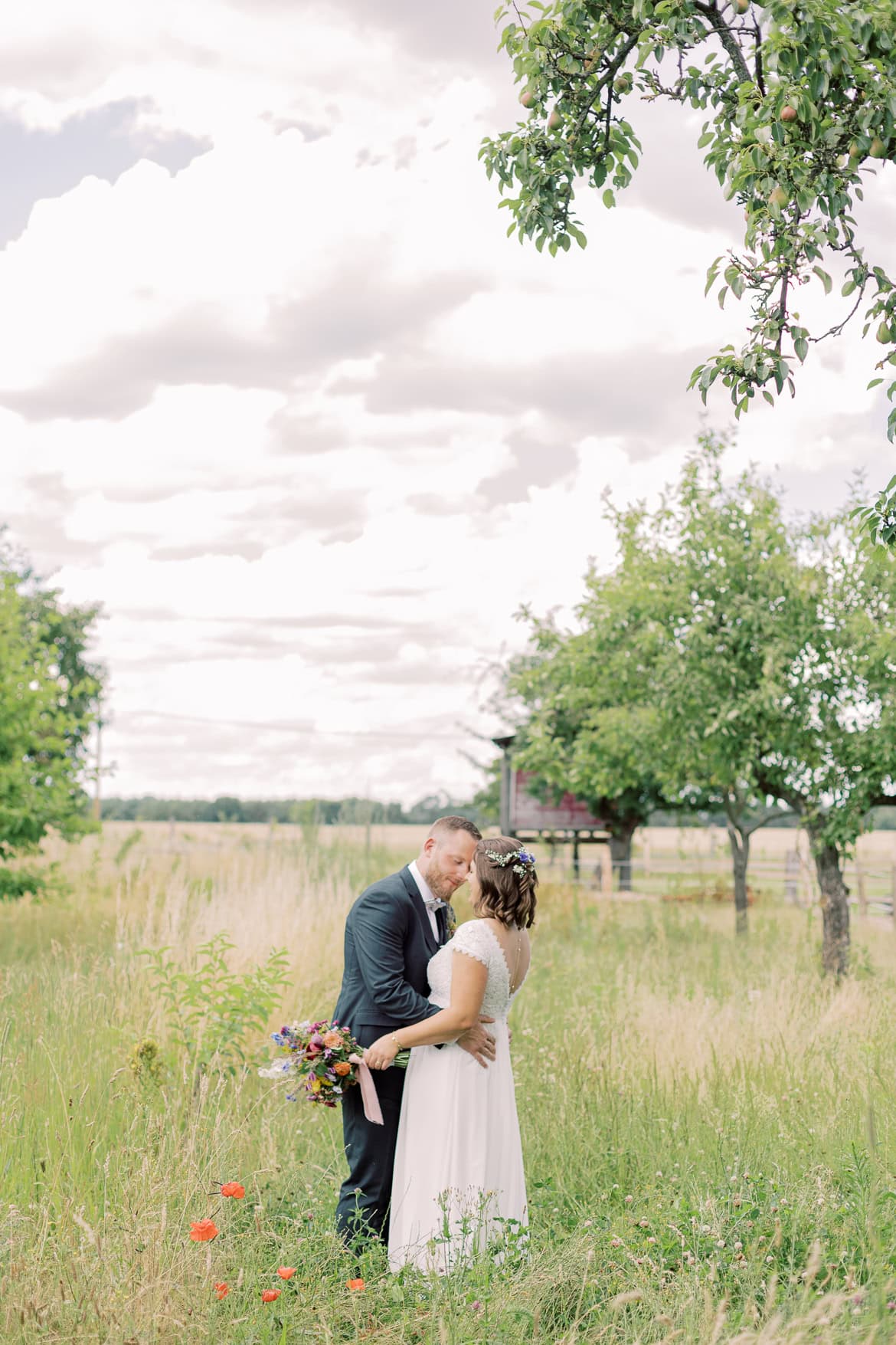 Landhochzeit im Vierseithof - Standesamtlich Heiraten unter Obstbäumen