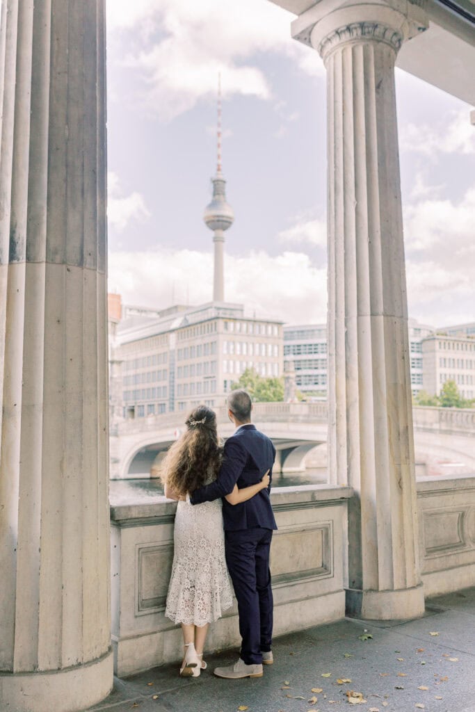 Elopement in Berlin Zehlendorf mit Portraits in Mitte