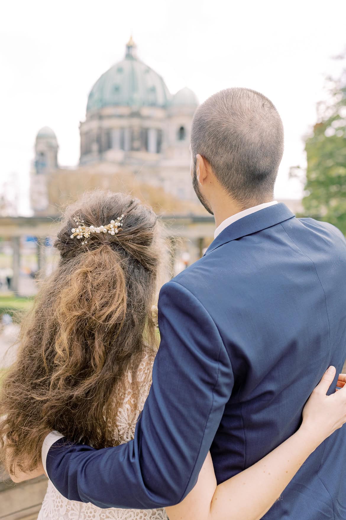 Elopement in Berlin Zehlendorf mit Portraits in Mitte