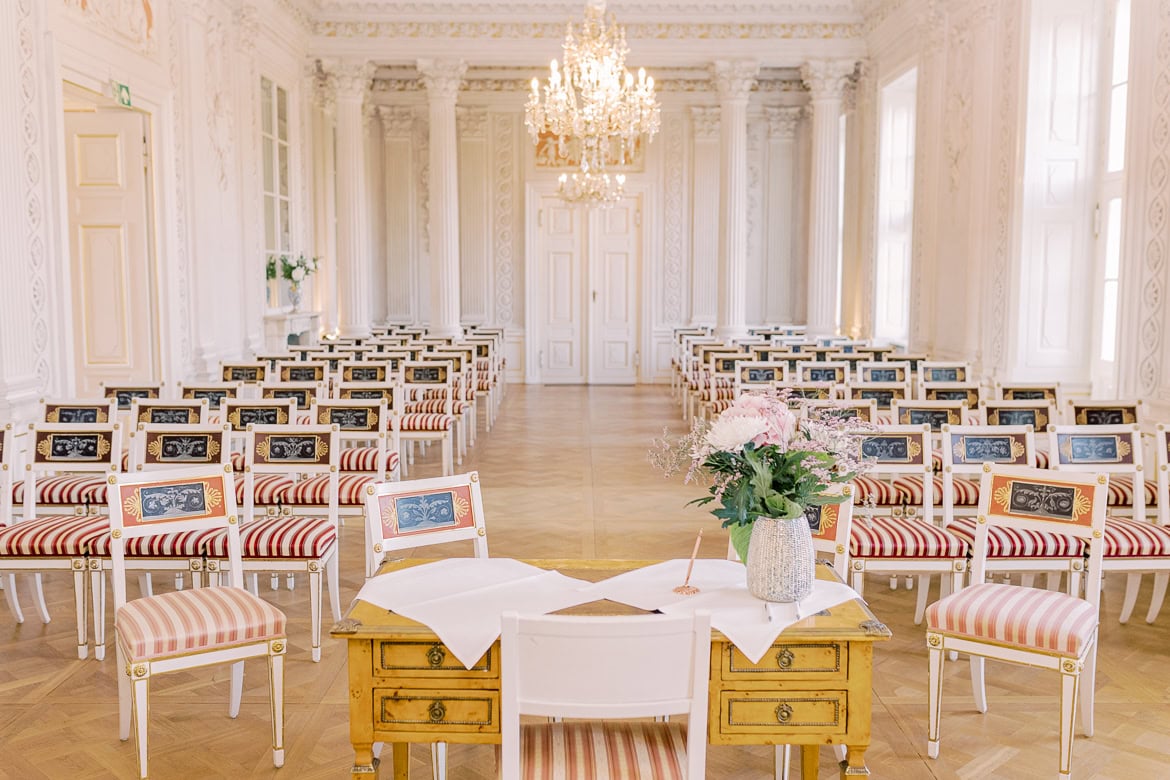 Herbst Hochzeit mit Sonne im Schloss Friedrichsfelde, Berlin