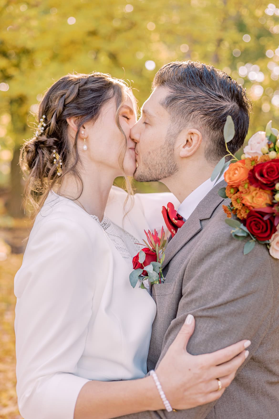 Herbst Hochzeit mit Sonne im Schloss Friedrichsfelde, Berlin