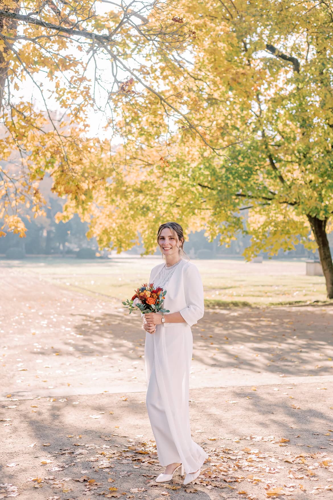 Herbst Hochzeit mit Sonne im Schloss Friedrichsfelde, Berlin