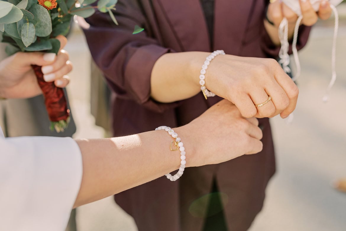 Herbst Hochzeit mit Sonne im Schloss Friedrichsfelde, Berlin