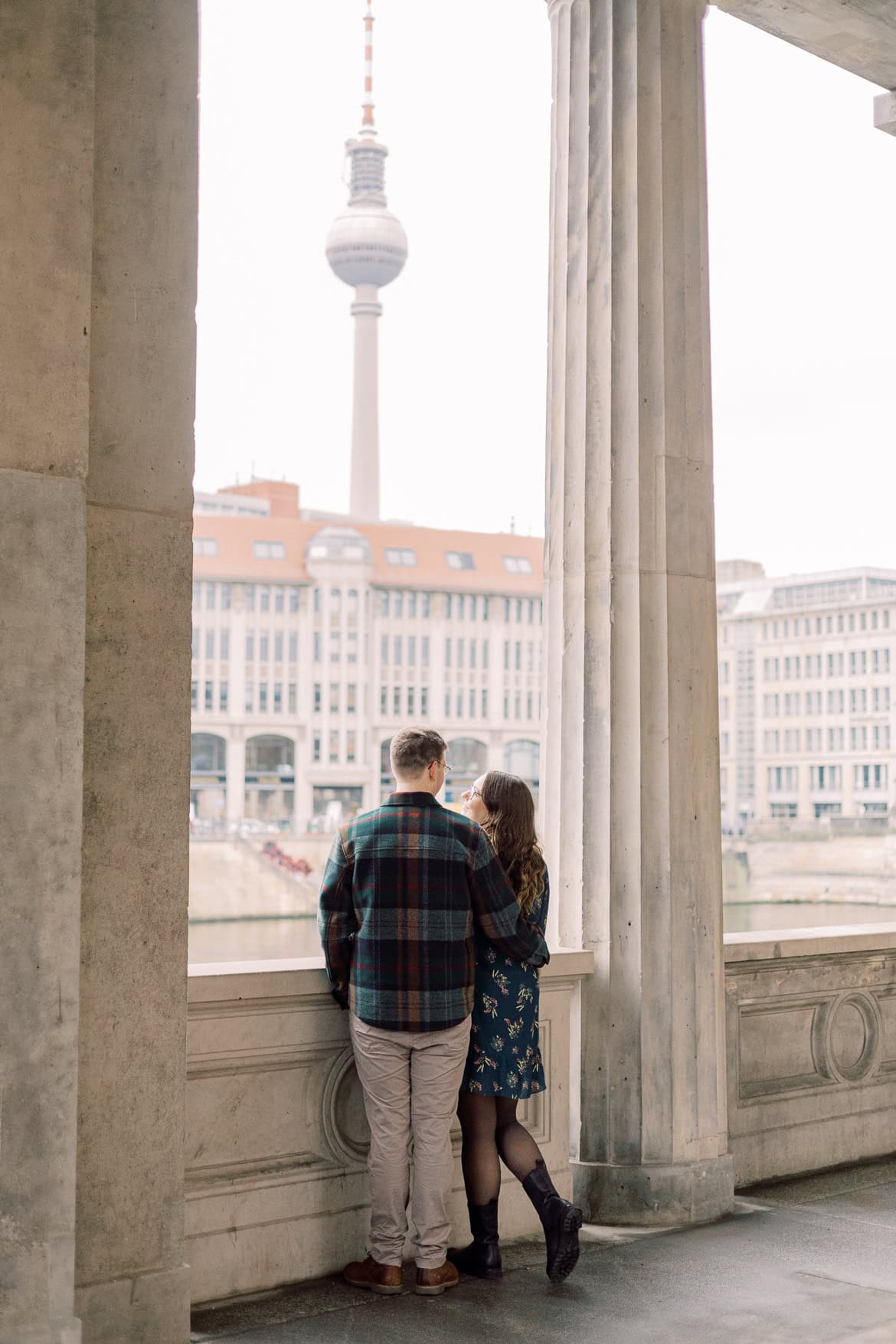 Winterliche Verlobung auf der Museumsinsel in Berlin